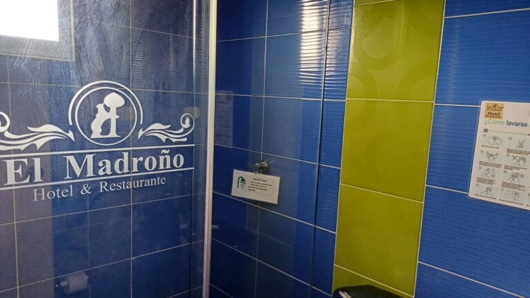 BAÑO CUADRUPLE